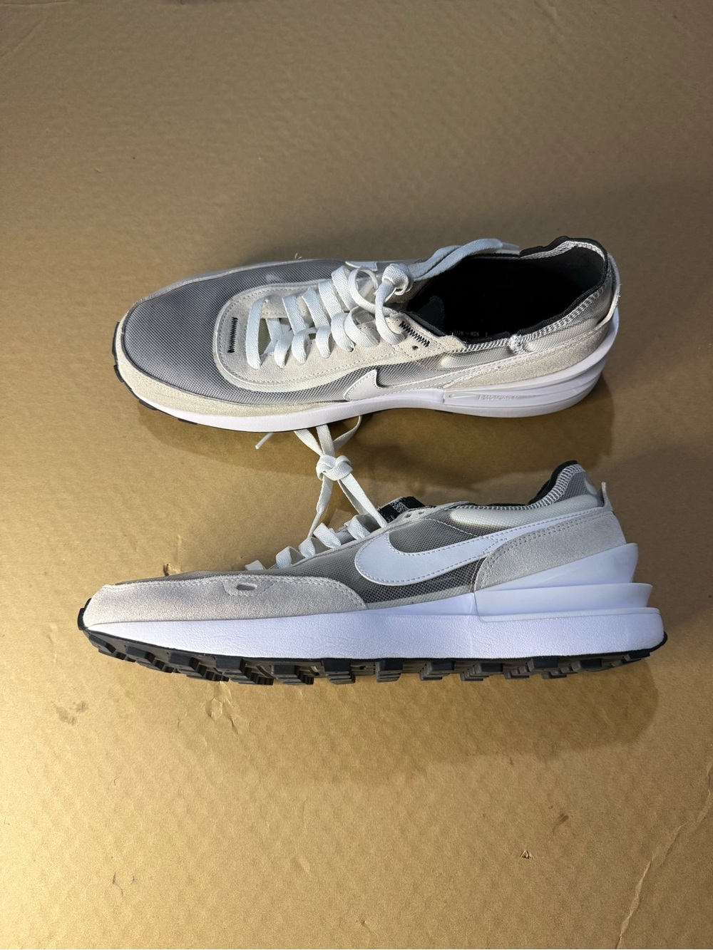 Nike Men's White and Gray Layered Retro Runner Sneakers